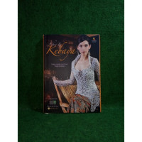 Chic In Kebaya